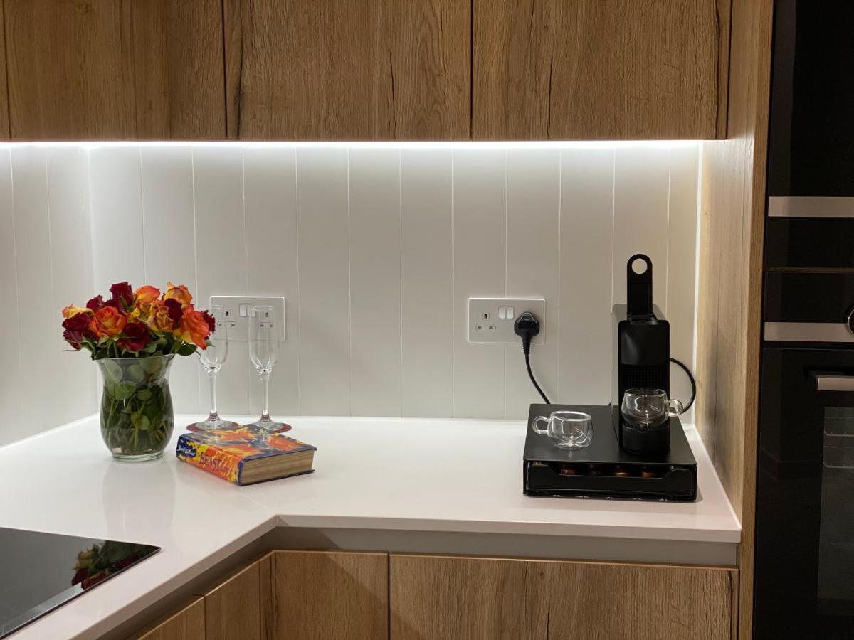 Luxury Spacious Flat With Communal Gardens And Parking Londres Extérieur photo